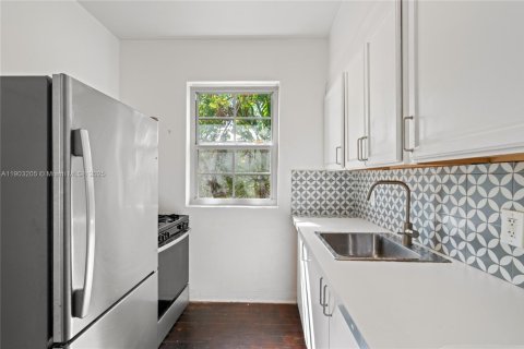 Condo in Miami Beach, Florida  № 1954982 - photo 3