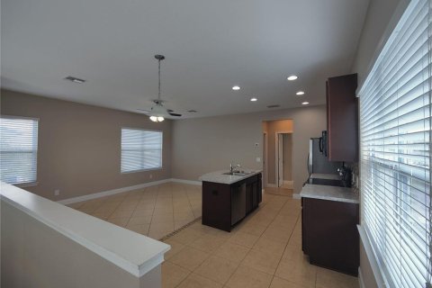 Снять в аренду квартиру в Орландо, Флорида 3 комнаты, 69.4м2, № 1918957 - фото 3