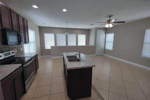 Снять в аренду квартиру в Орландо, Флорида 3 комнаты, 69.4м2, № 1918957 - фото 8