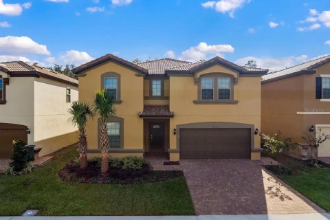 House in Kissimmee, Florida 9 bedrooms, 407.93 sq.m. № 1723152 - photo 1