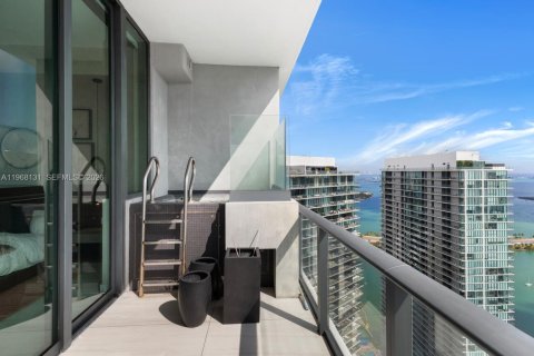 Condo in Miami, Florida, 4 bedrooms  № 2040907 - photo 16