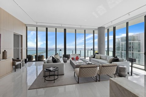 Condo in Miami, Florida, 4 bedrooms  № 2040907 - photo 5