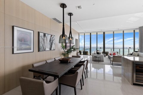 Condo in Miami, Florida, 4 bedrooms  № 2040907 - photo 13