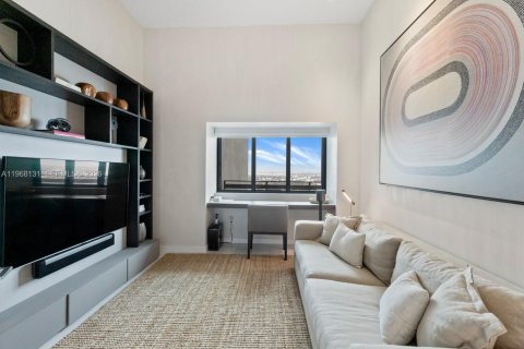 Condo in Miami, Florida, 4 bedrooms  № 2040907 - photo 14