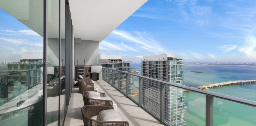 Condo in Miami, Florida, 4 bedrooms  № 2040907