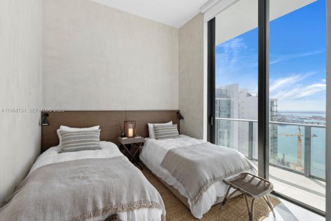 Condo in Miami, Florida, 4 bedrooms  № 2040907 - photo 21