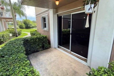 Copropriété à vendre à Pembroke Pines, Floride: 2 chambres, 96.34 m2 № 1963336 - photo 1
