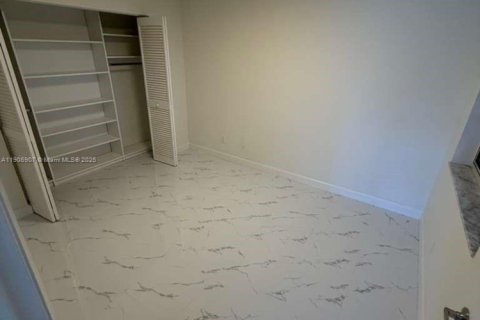 Copropriété à vendre à Pembroke Pines, Floride: 2 chambres, 96.34 m2 № 1963336 - photo 10