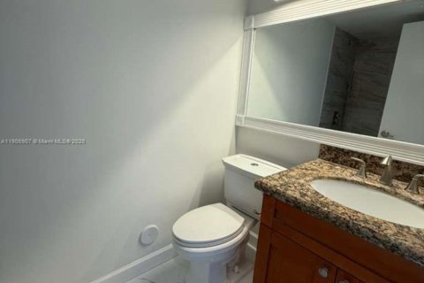 Copropriété à vendre à Pembroke Pines, Floride: 2 chambres, 96.34 m2 № 1963336 - photo 11