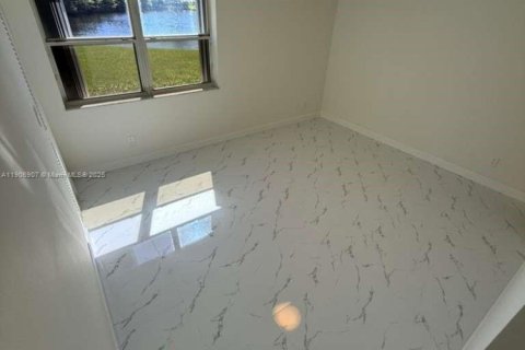 Copropriété à vendre à Pembroke Pines, Floride: 2 chambres, 96.34 m2 № 1963336 - photo 7