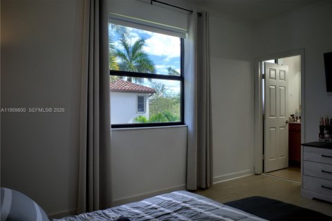 Townhouse in Hialeah, Florida 3 bedrooms, 146.23 sq.m. № 2080655 - photo 21