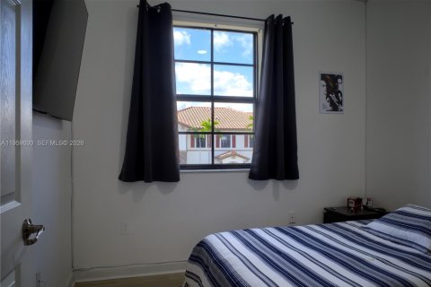 Townhouse in Hialeah, Florida 3 bedrooms, 146.23 sq.m. № 2080655 - photo 29