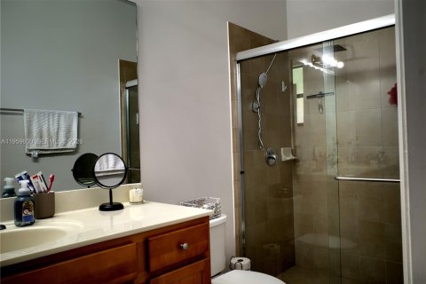 Townhouse in Hialeah, Florida 3 bedrooms, 146.23 sq.m. № 2080655 - photo 22