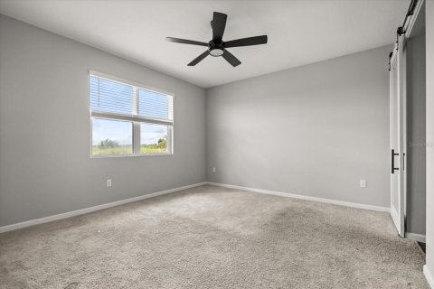 House in Lake Alfred, Florida 4 bedrooms, 198.07 sq.m. № 1912863 - photo 18