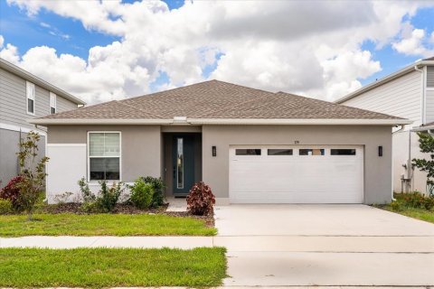 House in Lake Alfred, Florida 4 bedrooms, 198.07 sq.m. № 1912863 - photo 1