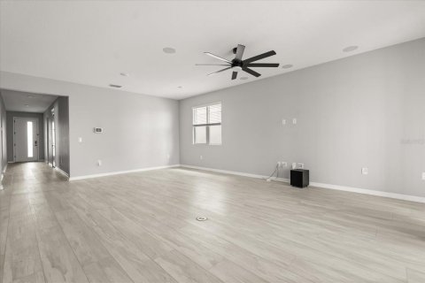 House in Lake Alfred, Florida 4 bedrooms, 198.07 sq.m. № 1912863 - photo 4