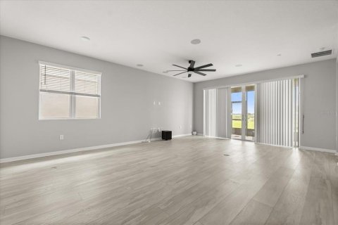 House in Lake Alfred, Florida 4 bedrooms, 198.07 sq.m. № 1912863 - photo 2