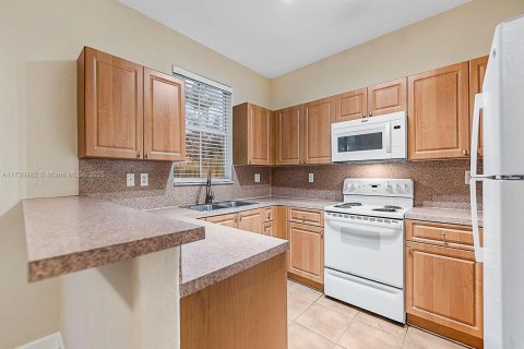 Townhouse in Homestead, Florida 4 bedrooms, 172.05 sq.m. № 1804411 - photo 17