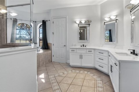 House in Winter Garden, Florida 5 bedrooms, 321.91 sq.m. № 1574475 - photo 23