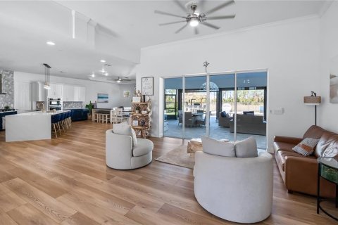 House in Winter Garden, Florida 5 bedrooms, 321.91 sq.m. № 1574475 - photo 17