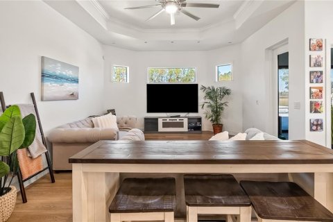 House in Winter Garden, Florida 5 bedrooms, 321.91 sq.m. № 1574475 - photo 11