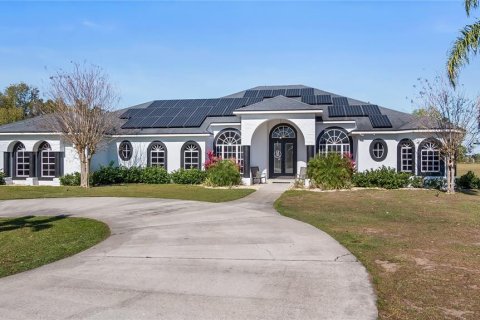 House in Winter Garden, Florida 5 bedrooms, 321.91 sq.m. № 1574475 - photo 1