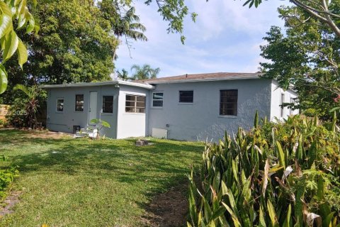 Дом в Майами, Флорида 3 спальни, 117.99м2 № 2035040