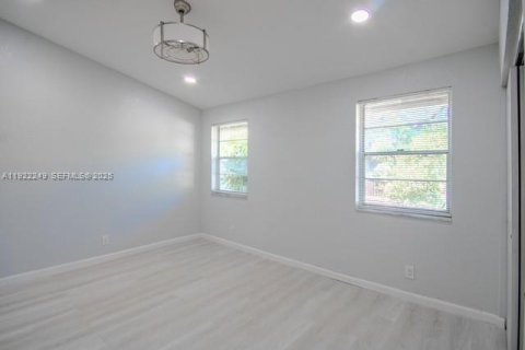 Townhouse in Coral Springs, Florida 3 bedrooms, 125.79 sq.m. № 1976159 - photo 10