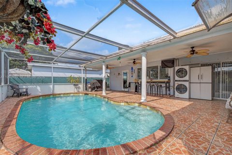 House in Miramar, Florida 3 bedrooms, 149.67 sq.m. № 2027776 - photo 23