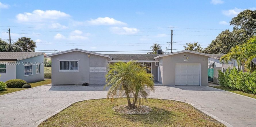 House in Miramar, Florida 3 bedrooms, 149.67 sq.m. № 2027776
