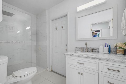 House in Miramar, Florida 3 bedrooms, 149.67 sq.m. № 2027776 - photo 10