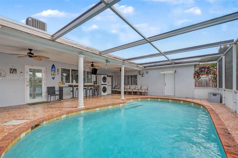 House in Miramar, Florida 3 bedrooms, 149.67 sq.m. № 2027776 - photo 24