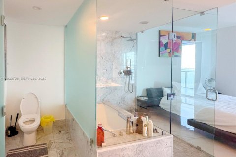 Copropriété à louer à Miami, Floride: 1 chambre, 89.09 m2 № 1982123 - photo 13