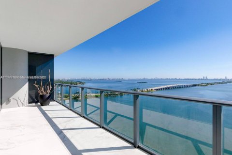 Copropriété à louer à Miami, Floride: 1 chambre, 89.09 m2 № 1982123 - photo 2