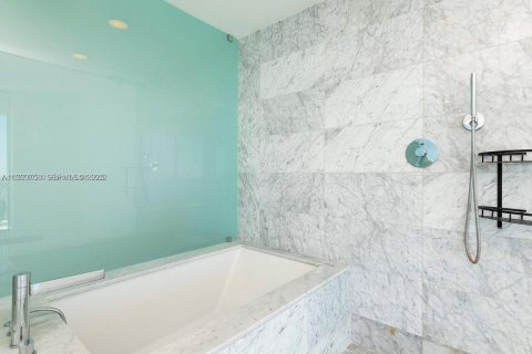 Copropriété à louer à Miami, Floride: 1 chambre, 89.09 m2 № 1982123 - photo 11