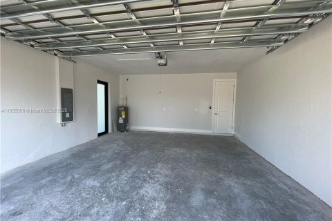 House in Lehigh Acres, Florida 3 bedrooms № 1874163 - photo 22