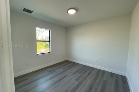 House in Lehigh Acres, Florida 3 bedrooms № 1874163 - photo 17