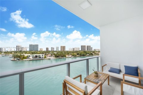 Condo in Bay Harbor Islands, Florida, 3 bedrooms  № 1859971 - photo 2