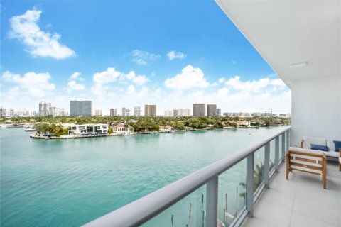 Condo in Bay Harbor Islands, Florida, 3 bedrooms  № 1859971 - photo 18
