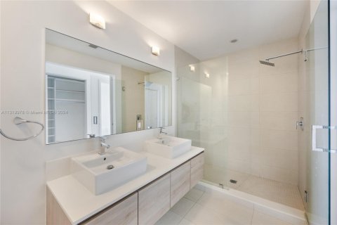 Condo in Bay Harbor Islands, Florida, 3 bedrooms  № 1859971 - photo 8