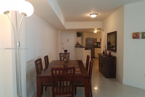 Condominio en alquiler en Miami, Florida, 2 dormitorios, 91.97 m2 № 2182405 - foto 2