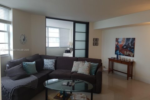 Condominio en alquiler en Miami, Florida, 2 dormitorios, 91.97 m2 № 2182405 - foto 9