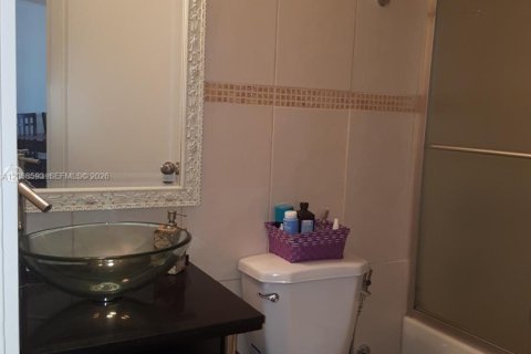Condominio en alquiler en Miami, Florida, 2 dormitorios, 91.97 m2 № 2182405 - foto 14