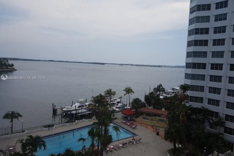 Condominio en alquiler en Miami, Florida, 2 dormitorios, 91.97 m2 № 2182405 - foto 15