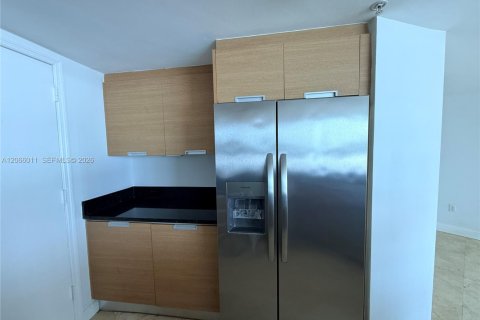 Condominio en venta en North Bay Village, Florida, 2 dormitorios, 136.57 m2 № 2288508 - foto 11