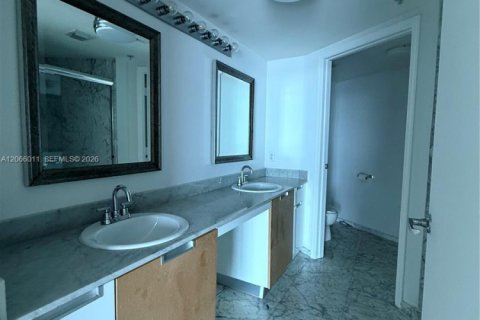 Condominio en venta en North Bay Village, Florida, 2 dormitorios, 136.57 m2 № 2288508 - foto 15