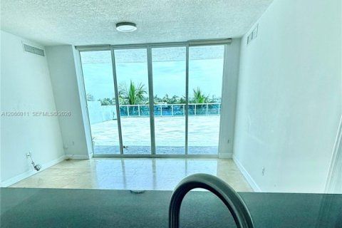 Condominio en venta en North Bay Village, Florida, 2 dormitorios, 136.57 m2 № 2288508 - foto 12