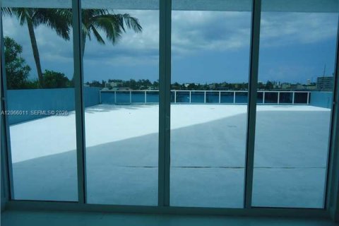 Condominio en venta en North Bay Village, Florida, 2 dormitorios, 136.57 m2 № 2288508 - foto 3