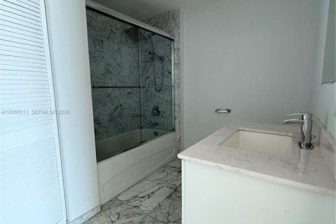 Condominio en venta en North Bay Village, Florida, 2 dormitorios, 136.57 m2 № 2288508 - foto 19