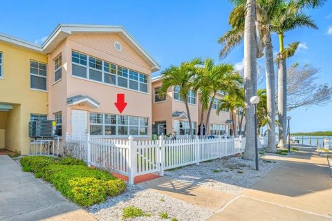 Condominio en venta en Indian Rocks Beach, Florida, 2 dormitorios, 88.26 m2 № 1800360 - foto 1